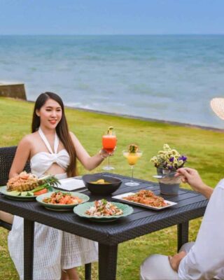 The Perfect Monthly Anniversary Dinner Spot: Why Baan Dum Oceanfront Seafood is the Choice for Couples - Hero Image